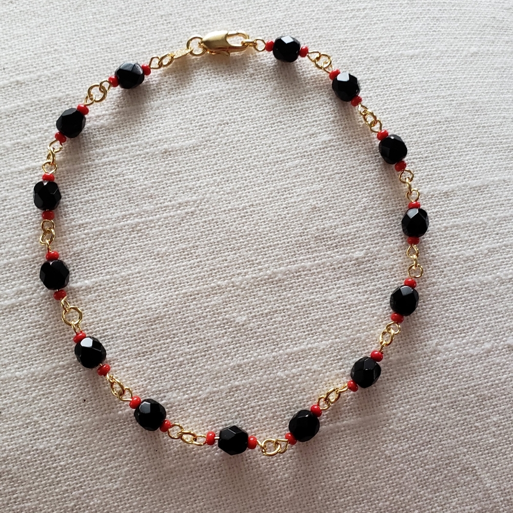 Black and Red Beaded Gold Chain Anklet 10"